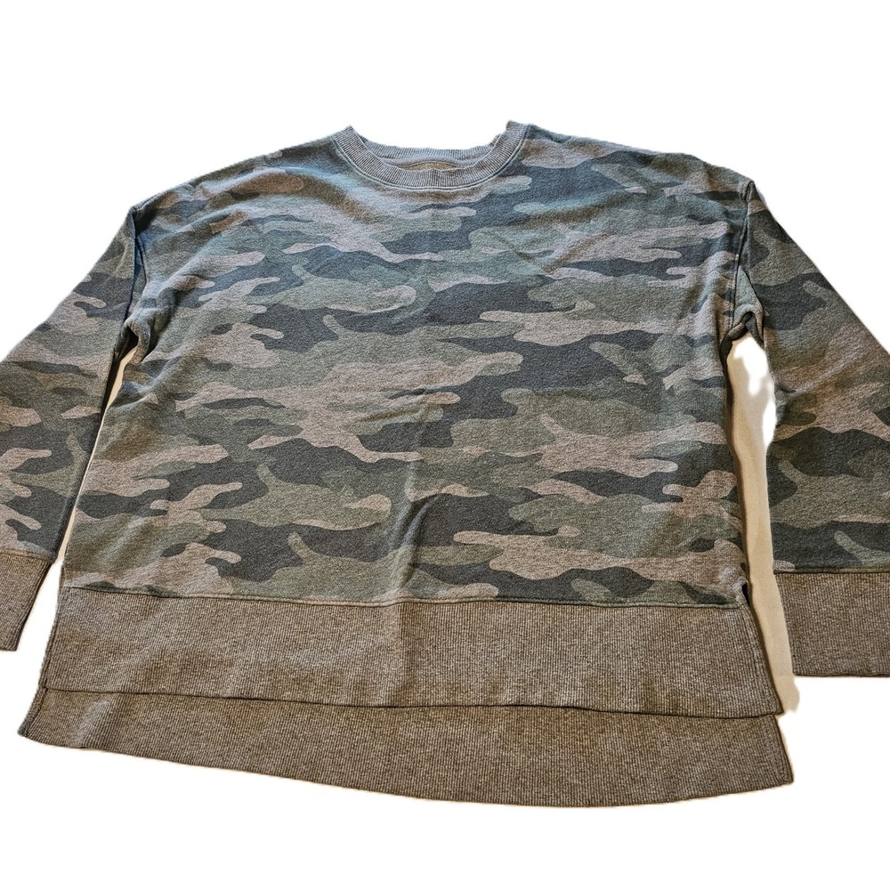 Time & Tru Women Camo Sweatshirt Side Split Green Gray Pullover Size L 12-14